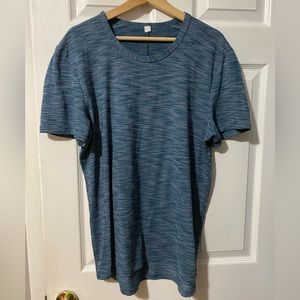 Men’s lululemon shirt size large